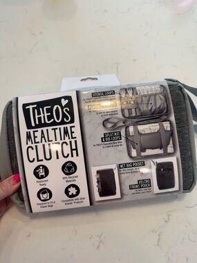 THEO'S Mealtime Clutch - Gray